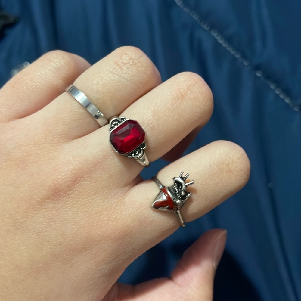hot topic rings